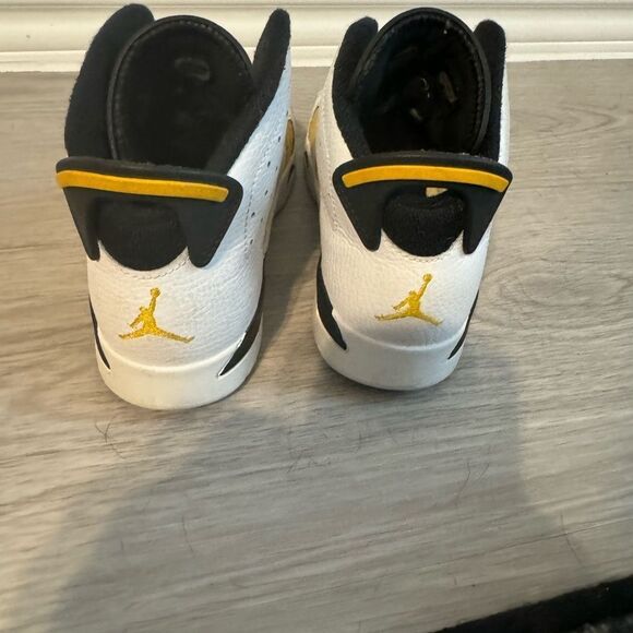 Air Jordan 6 Yellow Ochre Size US 2Y - Picture 3 of 9